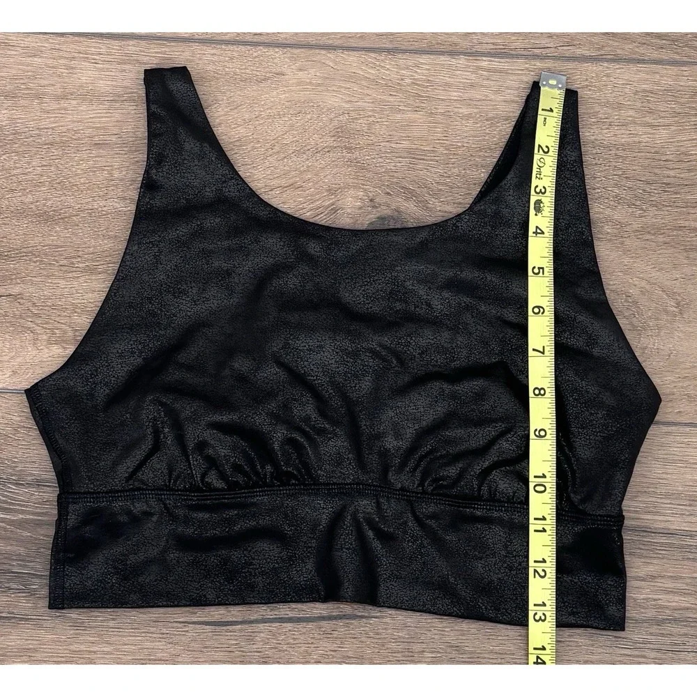 OFFLINE by Aerie The Hugger Crackle Sports Bra Size Medium Black Medium Support